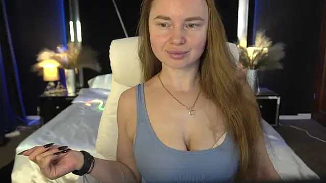 MiaRedFox online show from December 2025 06:37:02 AM