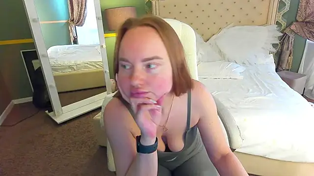 MiaRedFox online show from March 2025 09:43:01 AM