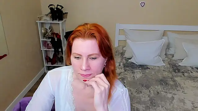 FoxySophia online show from October 2025 01:21:02 PM