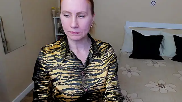 FoxySophia online show from September 2025 08:32:01 AM