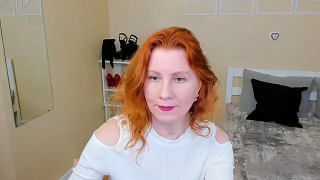 FoxySophia online show from February 2026 12:19:01 AM