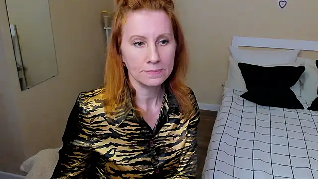 FoxySophia online show from September 2025 08:49:02 PM
