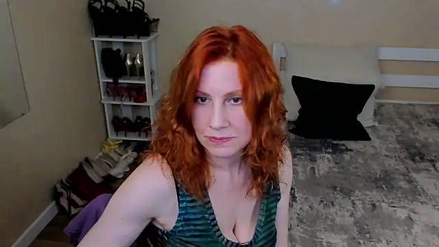 Snapshot of FoxySophia chatting on May 2026 06:17:01 PM FoxySophia online show from May 2026 06:17:01 PM