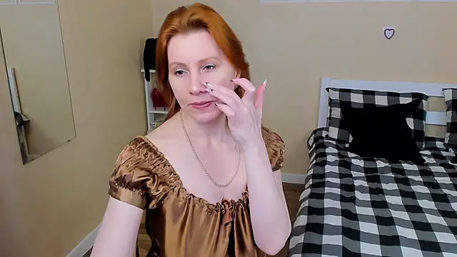 FoxySophia online show from February 2026 12:21:01 PM