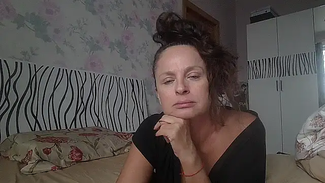 LindaStarS online show from October 2025 12:39:01 PM