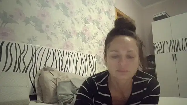 LindaStarS online show from October 2025 06:21:01 PM