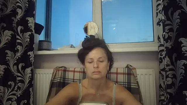 Snapshot of LindaStarS chatting on July 2026 06:15:01 PM LindaStarS online show from July 2026 06:15:01 PM