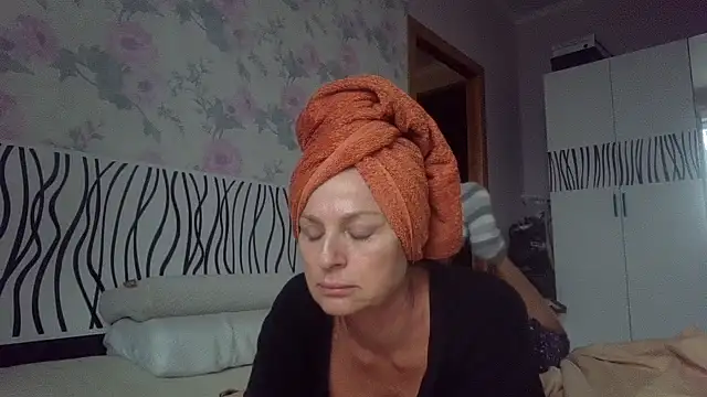 LindaStarS online show from October 2025 02:29:02 PM