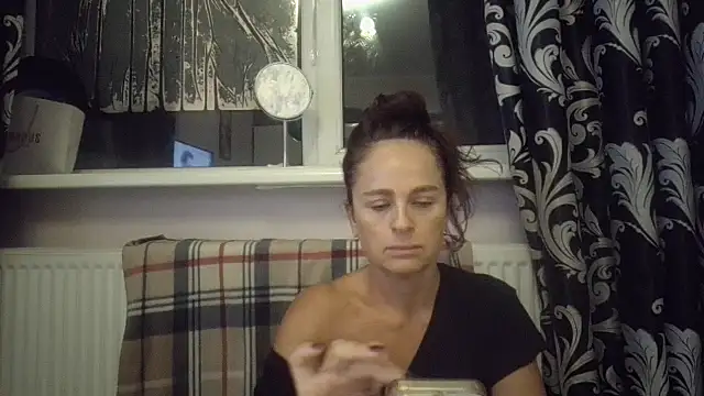 LindaStarS online show from October 2025 06:20:02 PM