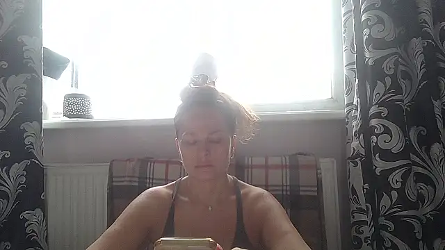 Snapshot of LindaStarS chatting on July 2026 04:40:02 PM LindaStarS online show from July 2026 04:40:02 PM