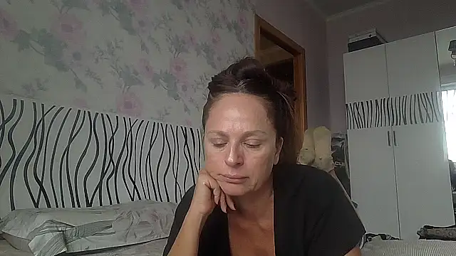 LindaStarS online show from October 2025 11:35:02 AM
