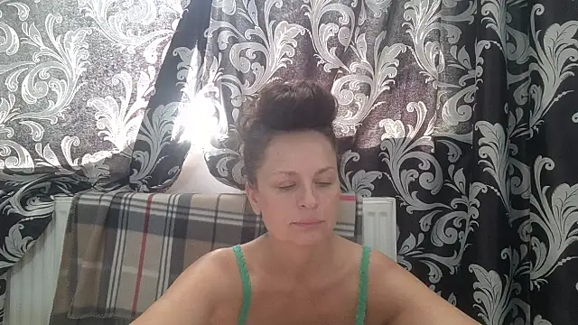 Snapshot of LindaStarS chatting on June 2026 11:27:01 AM LindaStarS online show from June 2026 11:27:01 AM