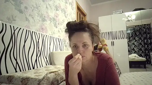 LindaStarS online show from April 2026 05:31:01 PM