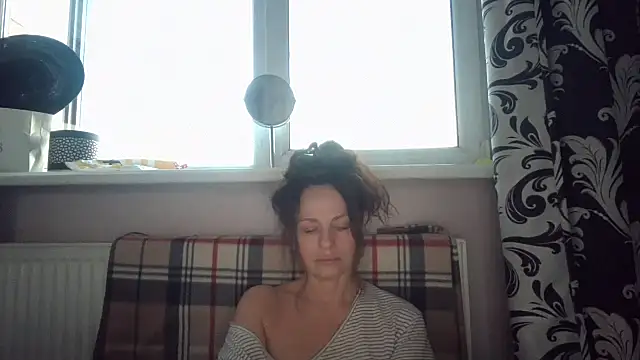 Snapshot of LindaStarS chatting on May 2026 05:33:02 PM LindaStarS online show from May 2026 05:33:02 PM