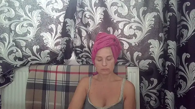 Snapshot of LindaStarS chatting on July 2026 12:02:01 PM LindaStarS online show from July 2026 12:02:01 PM