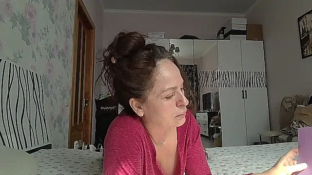 LindaStarS online show from April 2026 11:47:01 AM