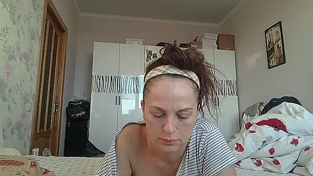 Snapshot of LindaStarS chatting on May 2026 04:39:01 PM LindaStarS online show from May 2026 04:39:01 PM