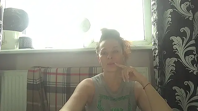 Snapshot of LindaStarS chatting on May 2026 06:30:02 AM LindaStarS online show from May 2026 06:30:02 AM