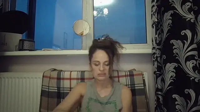 Snapshot of LindaStarS chatting on May 2026 06:13:01 PM LindaStarS online show from May 2026 06:13:01 PM
