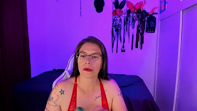 dungeongirls online show from November 2025 11:20:02 PM