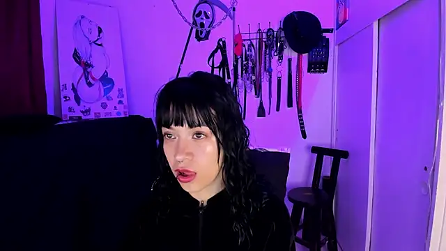 dungeongirls online show from October 2025 11:33:02 AM