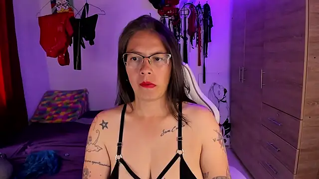 dungeongirls online show from February 2026 08:21:01 PM