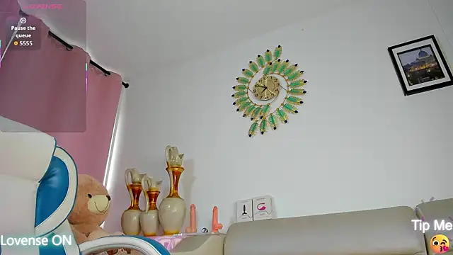 Snapshot of latinwondercockts chatting on September 2025 12:44:02 PM latinwondercockts online show from September 2025 12:44:02 PM