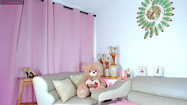 Snapshot of latinwondercockts chatting on October 2025 12:28:02 PM latinwondercockts online show from October 2025 12:28:02 PM