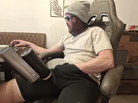 ShyGuyWannaTry online show from December 2025 07:44:01 AM