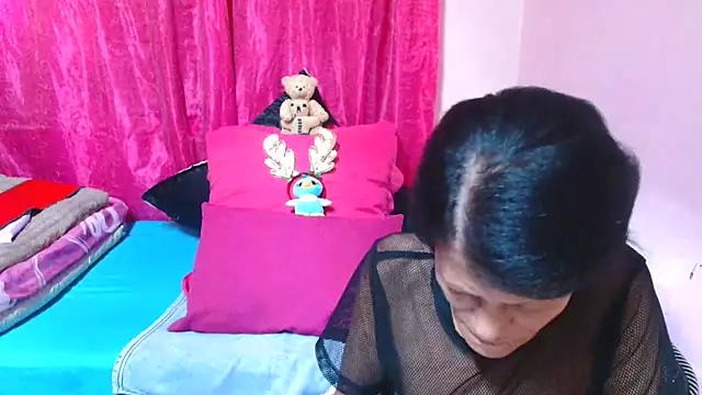 SLUTTYROXY online show from December 2025 12:29:02 PM