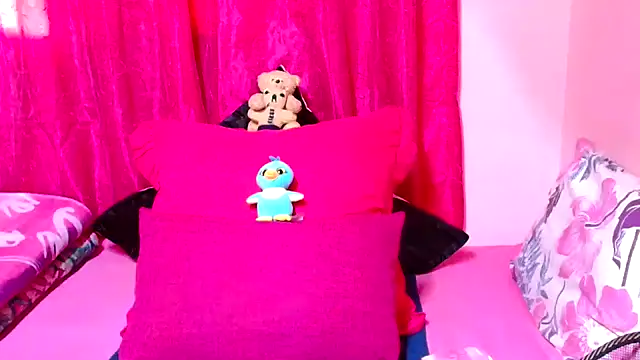 SLUTTYROXY online show from December 2025 06:03:01 AM