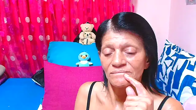 SLUTTYROXY online show from April 2026 05:52:02 PM