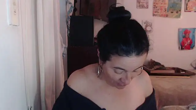 stefilove10 online show from October 2025 02:47:02 PM