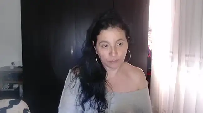stefilove10 online show from December 2024 06:09:02 PM