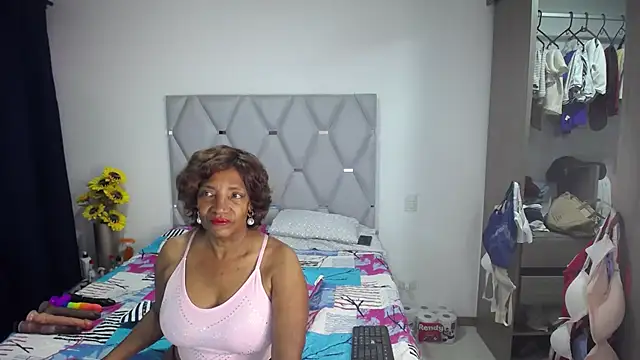Snapshot of AnnaSim chatting on September 2025 10:48:02 AM AnnaSim online show from September 2025 10:48:02 AM
