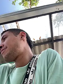 RetainedHound online show from December 2025 04:45:02 PM