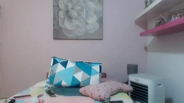 CindyCrawford online show from December 2025 03:00:02 AM