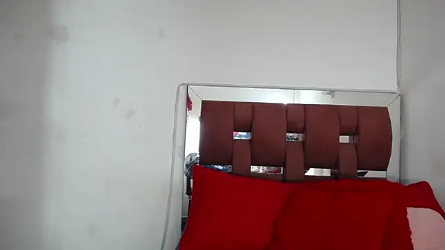 Snapshot of LoraineBigCockTs chatting on September 2025 08:15:01 PM LoraineBigCockTs online show from September 2025 08:15:01 PM