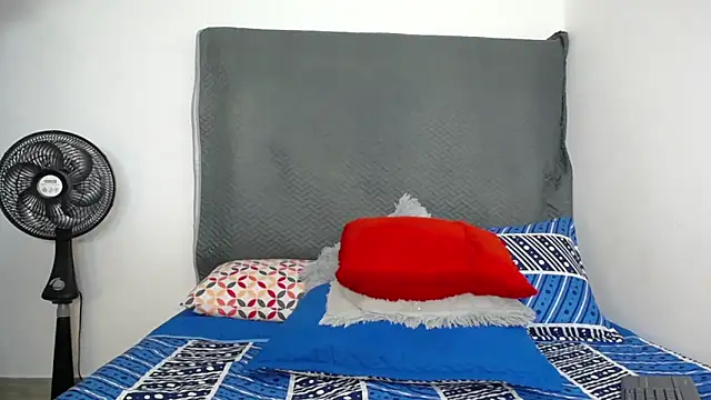 Snapshot of LoraineBigCockTs chatting on March 2025 09:10:02 PM LoraineBigCockTs online show from March 2025 09:10:02 PM