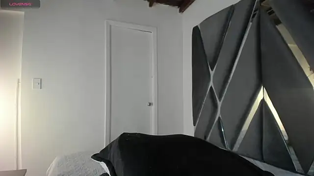 moonsweet1 online show from May 2026 06:34:01 PM