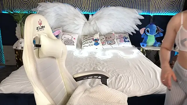 EmilyCandyy online show from October 2025 06:03:02 AM