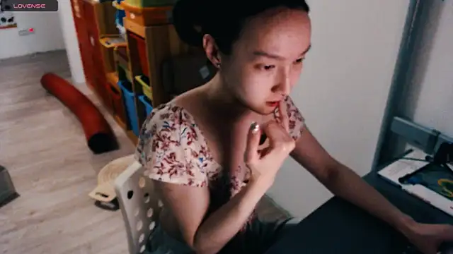 Snapshot of sensualdrug chatting on December 2024 03:28:01 PM sensualdrug online show from December 2024 03:28:01 PM