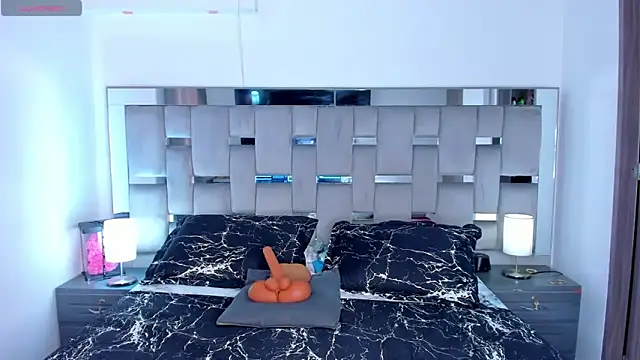 Cammiila online show from March 2026 01:40:02 PM