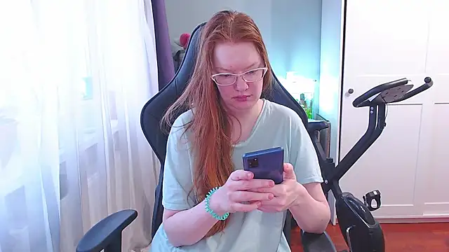 Lady Inari online show from November 2025 12:42:01 PM