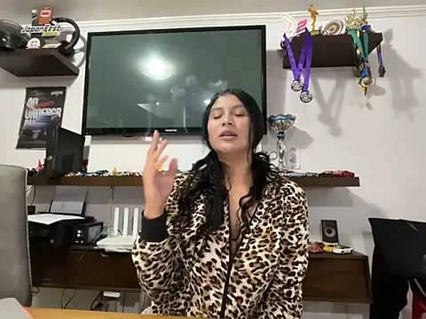 kinky milaxh online show from March 2026 02:08:01 AM