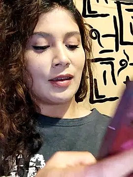 Snapshot of kinky_mila@xh chatting on February 2025 01:21:02 AM kinky milaxh online show from February 2025 01:21:02 AM