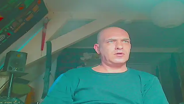 maxhard77 online show from May 2026 03:27:02 AM