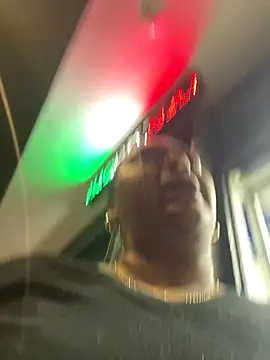 yanza2002 online show from November 2025 11:52:01 PM