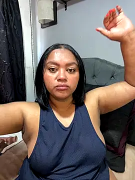 yanza2002 online show from November 2025 07:57:01 PM