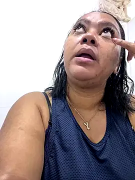 yanza2002 online show from October 2025 11:03:02 PM